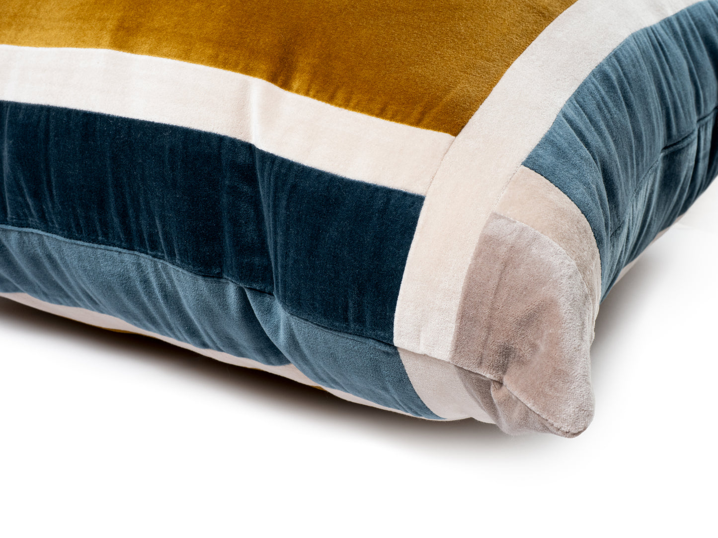 ALMOHADÓN MELIE DORÉ