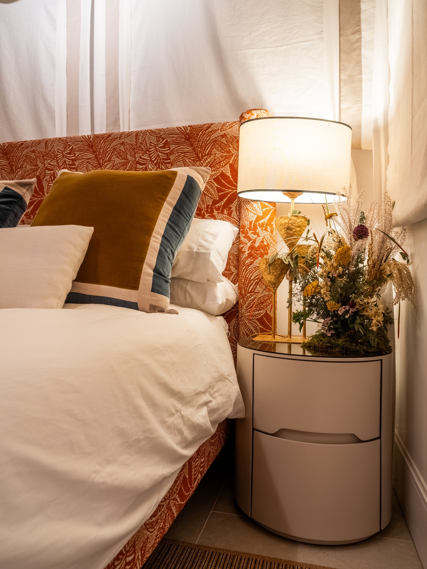 MESA DE NOCHE BARCELONA